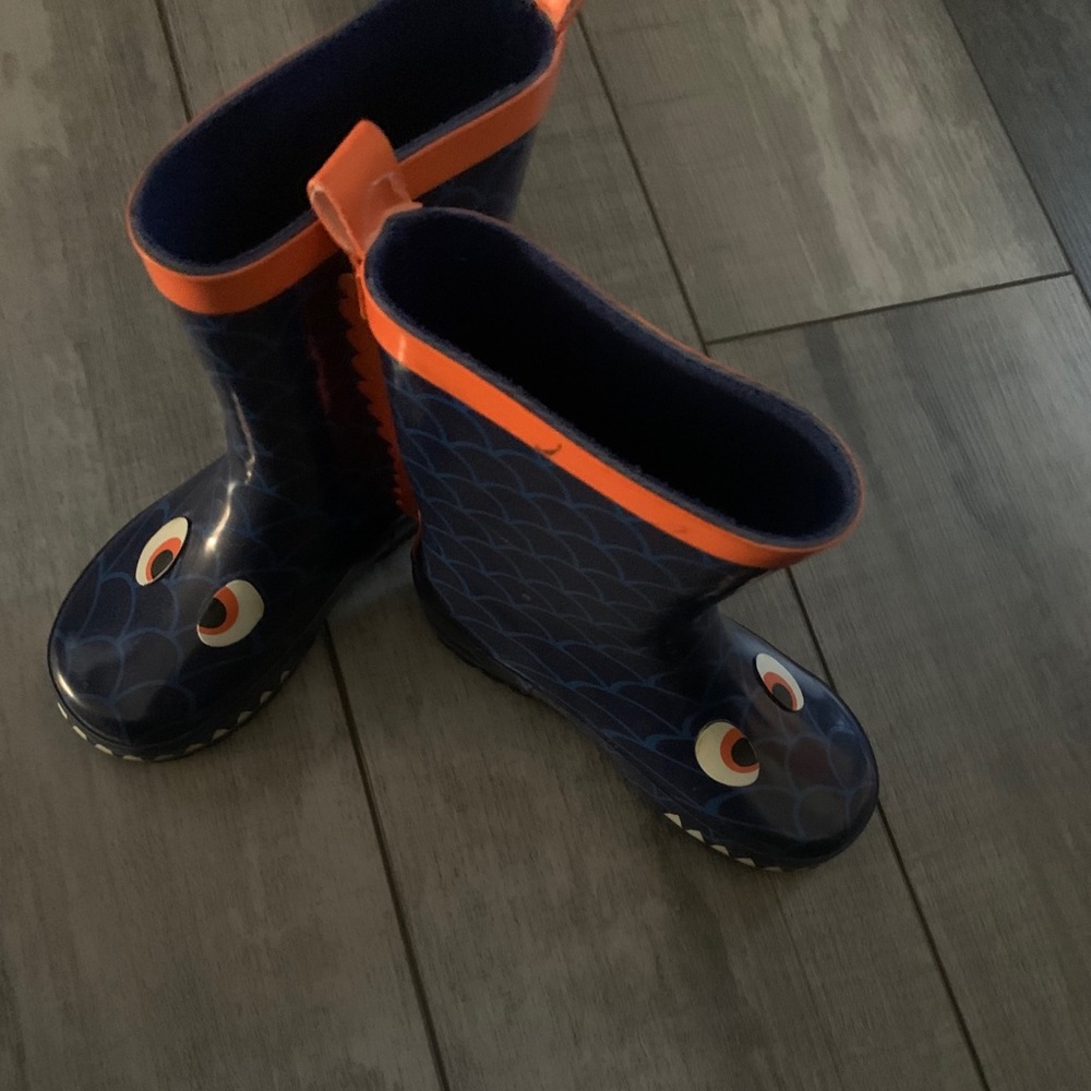 Boys rain boots